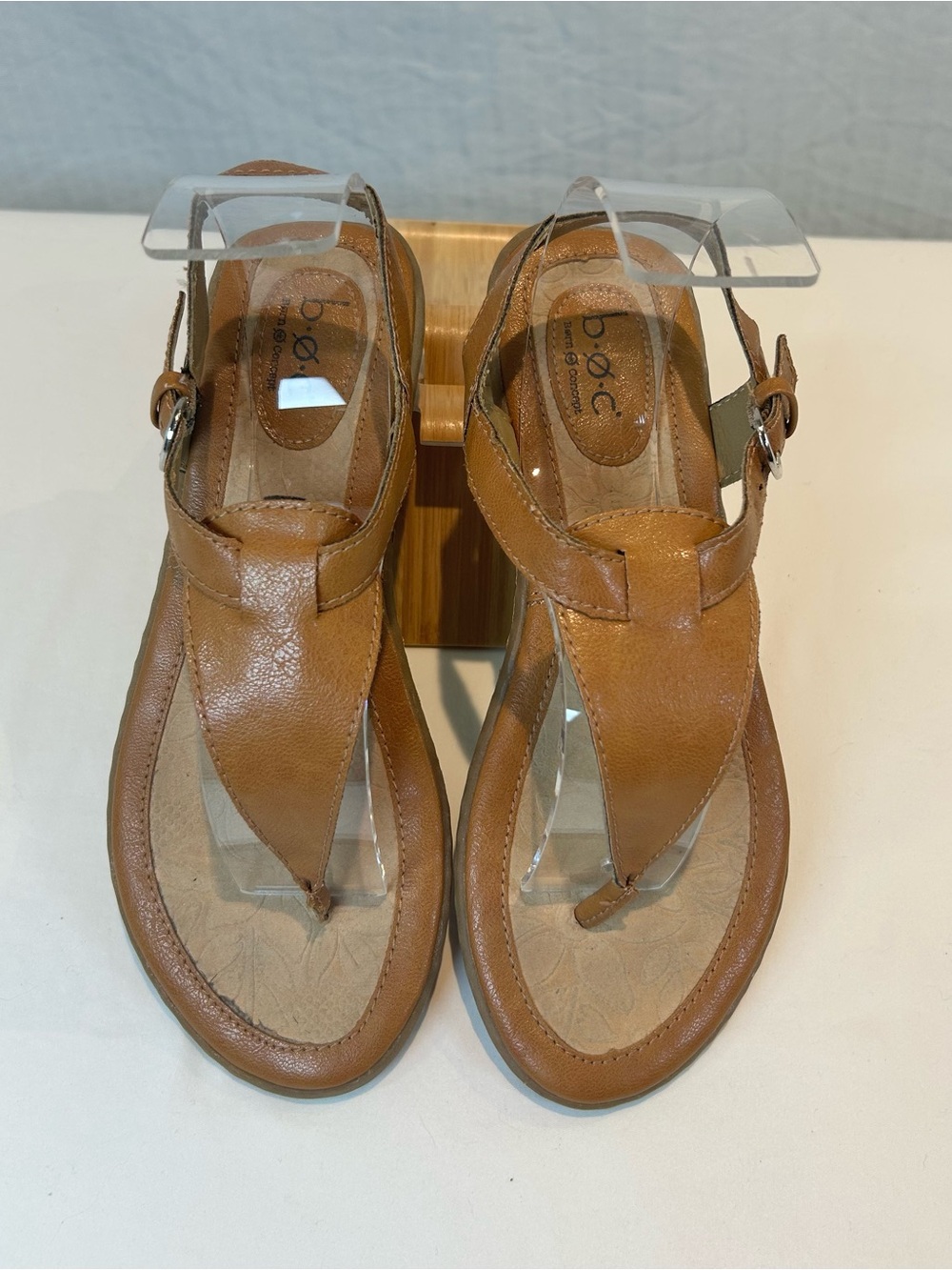 B.o.c. Born Sz 7 Tan T-Strap Thong Sandals with Ankle Buckle